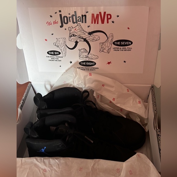 Nike Air Jordan Shoes Women Size 7 $165 or best offer - Picture 2 of 5